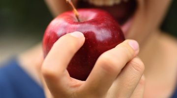 “هو دا الي هيخسسك”.. تعرف على فوائد تناول التفاح على الريق فوائد ستدهشك