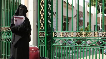 بعد قرار وزارة التربية والتعليم بحظر ارتداء النقاب في المدارس: حالة من إثارة الجدل في مصر