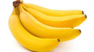 «طريقة سحرية تخليه طازة لسنين».. أفضل طريقة لحفظ وتخزين الموز من السنة للسنة بدون ما يسود منك أو يبوظ!!