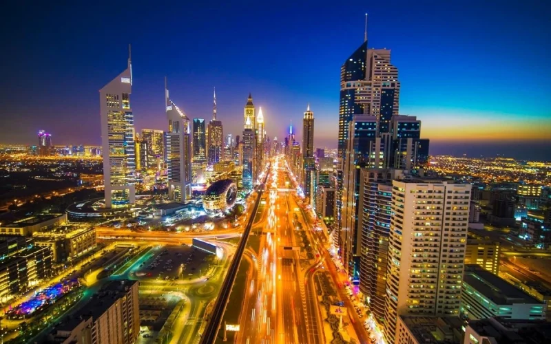 قرار الإمارات بإلغاء مدة السماح وترحيل المغتربين