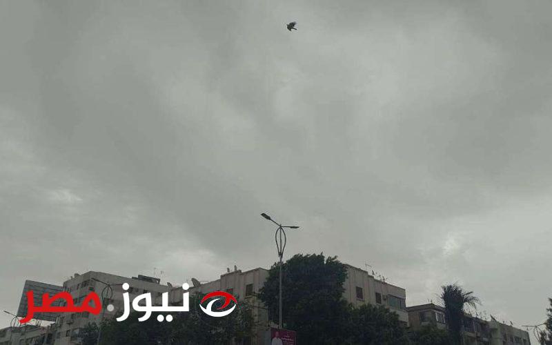 عاجل | غيوم تكسو القاهرة والجيزة وأمطار وسيول وطقس مضطرب (صور)